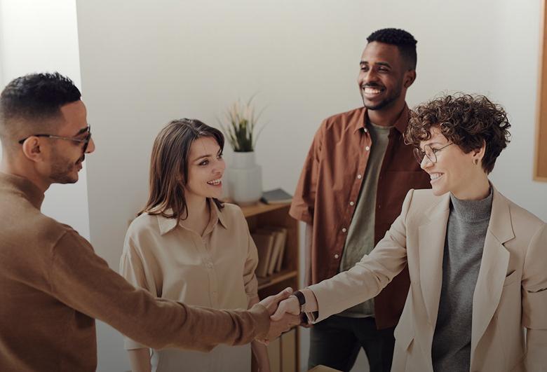 Profissionais de saúde discutindo soluções